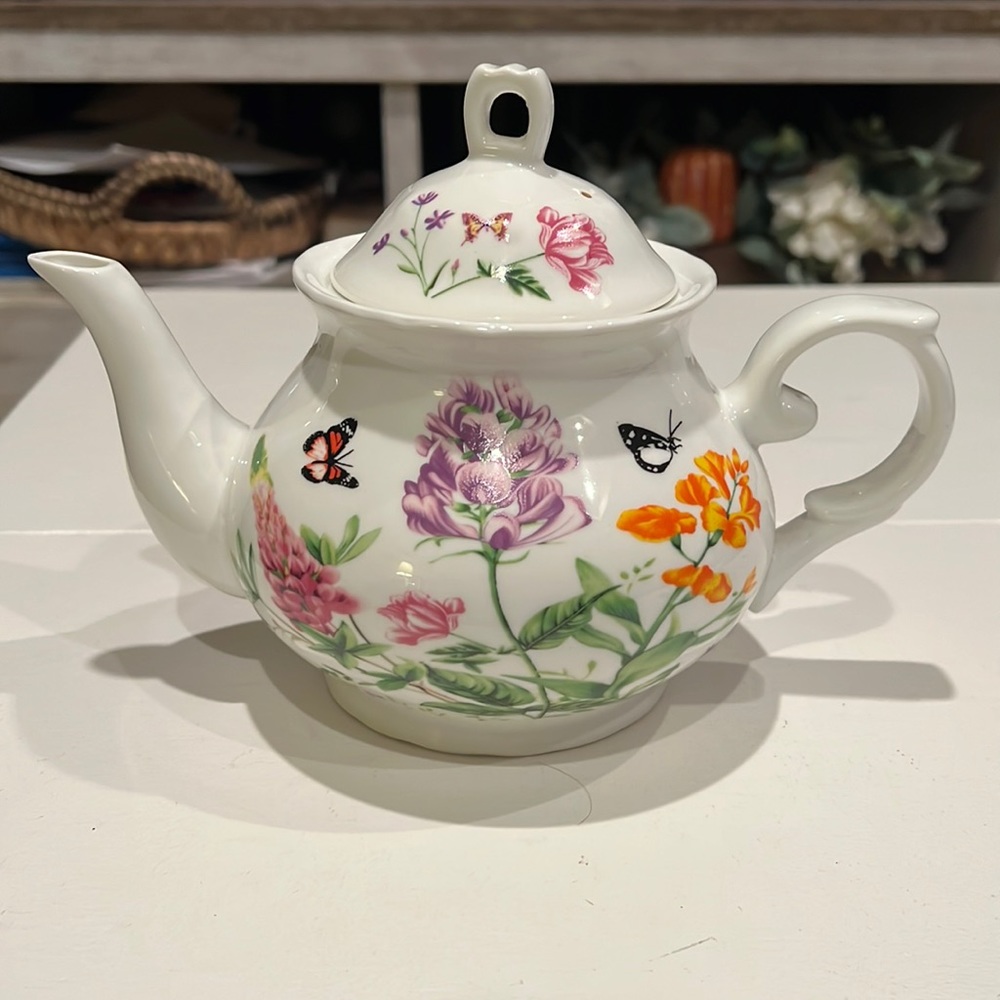 Rare find vintage teapot, flowers and butterflies